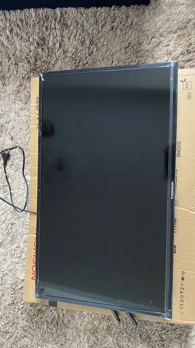 Telewizor 32’ Thompson z pilotem