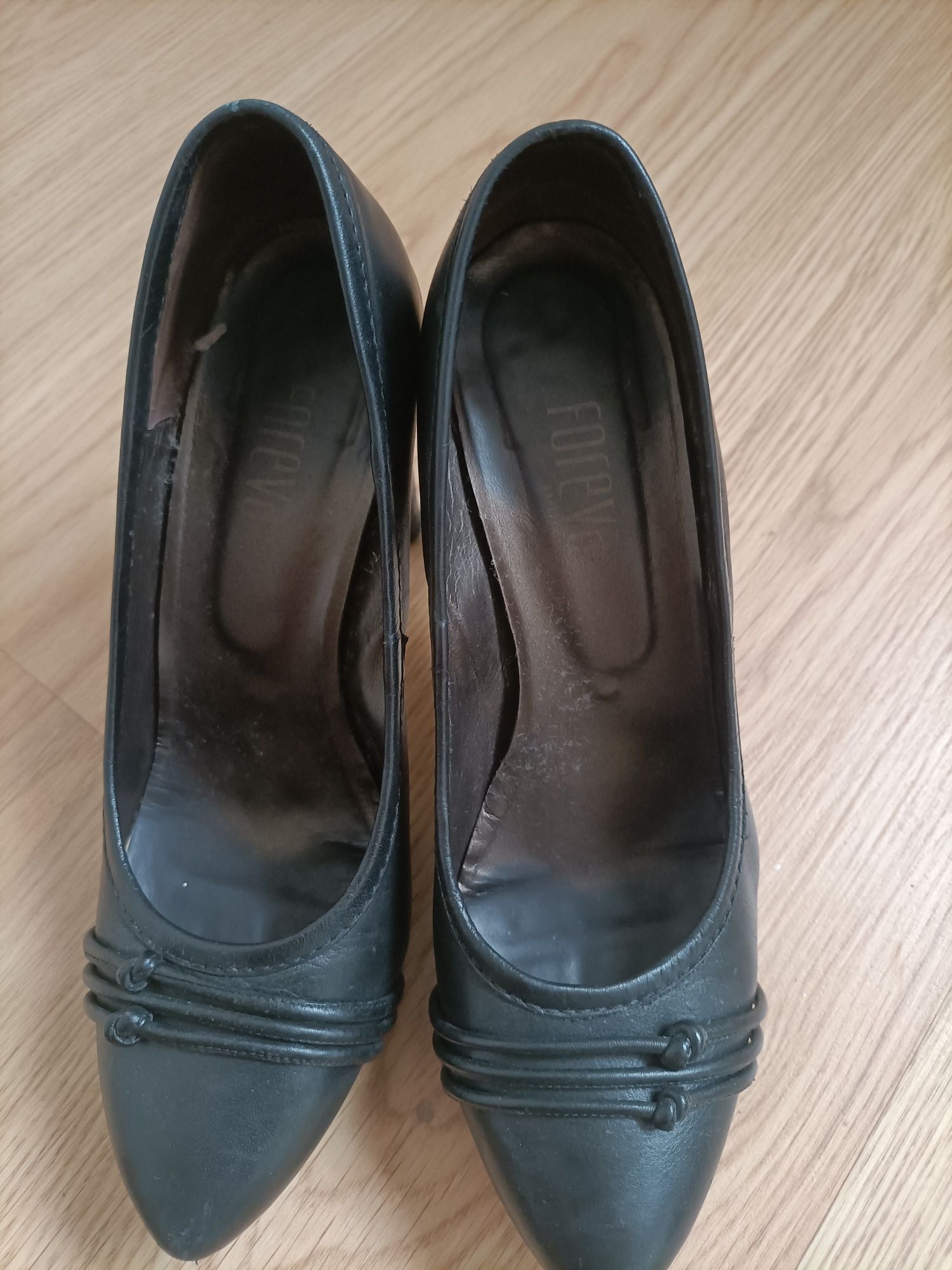 Sapatos pretos foreva
