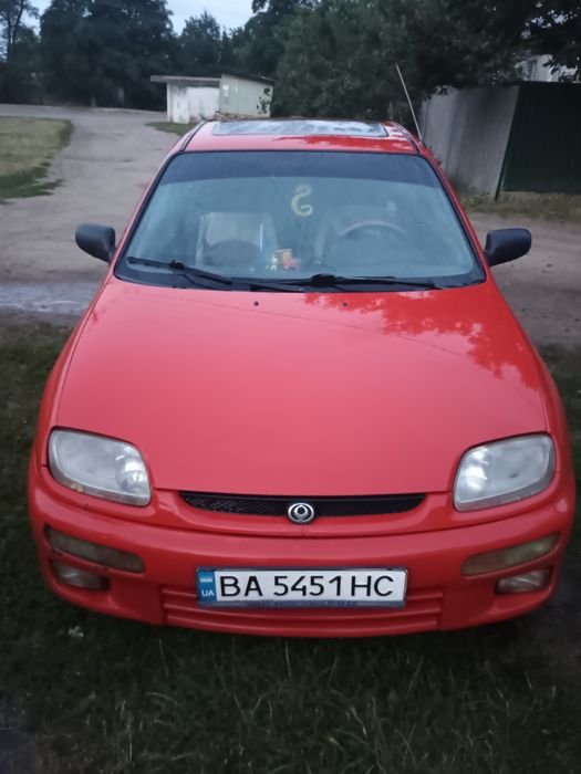 Продам автомобіль Мазда 323 хетчбек