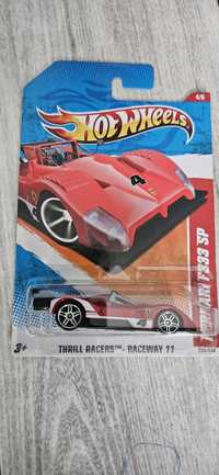 Hot wheels Ferrari widoczne na zdjęciu rezerwacja