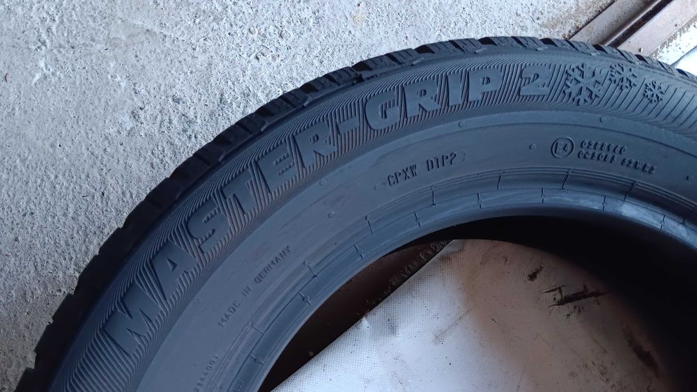 205/60/16 Semperit  master grip 2