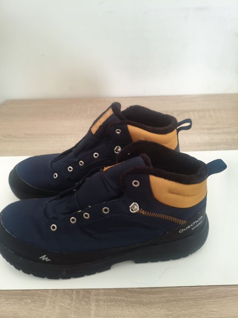 Botas quentes e impermeáveis decathlon