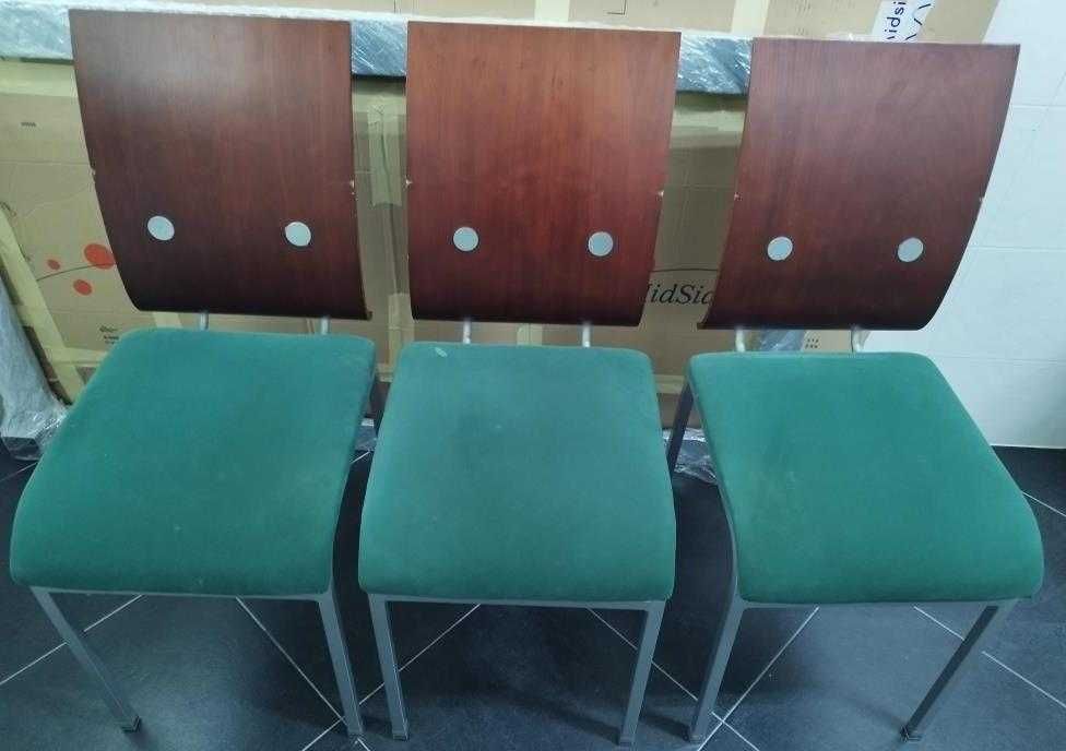Mesa de sala + 6 cadeiras + móvel apoio em cerejeira.