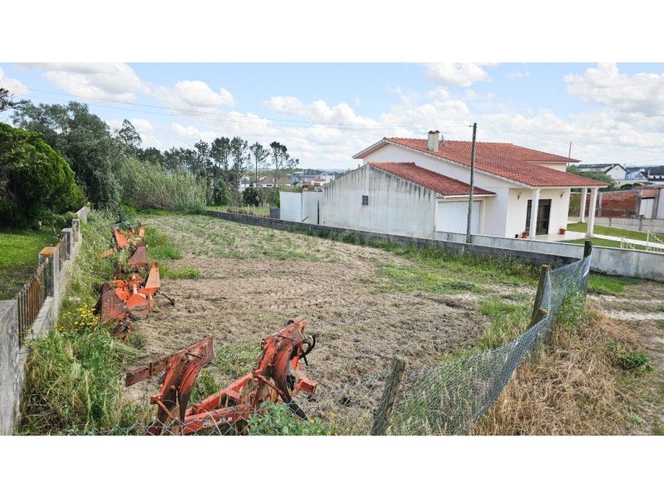 Terreno para Construção em Amor, Leiria - 600 m² | Excelente Locali...