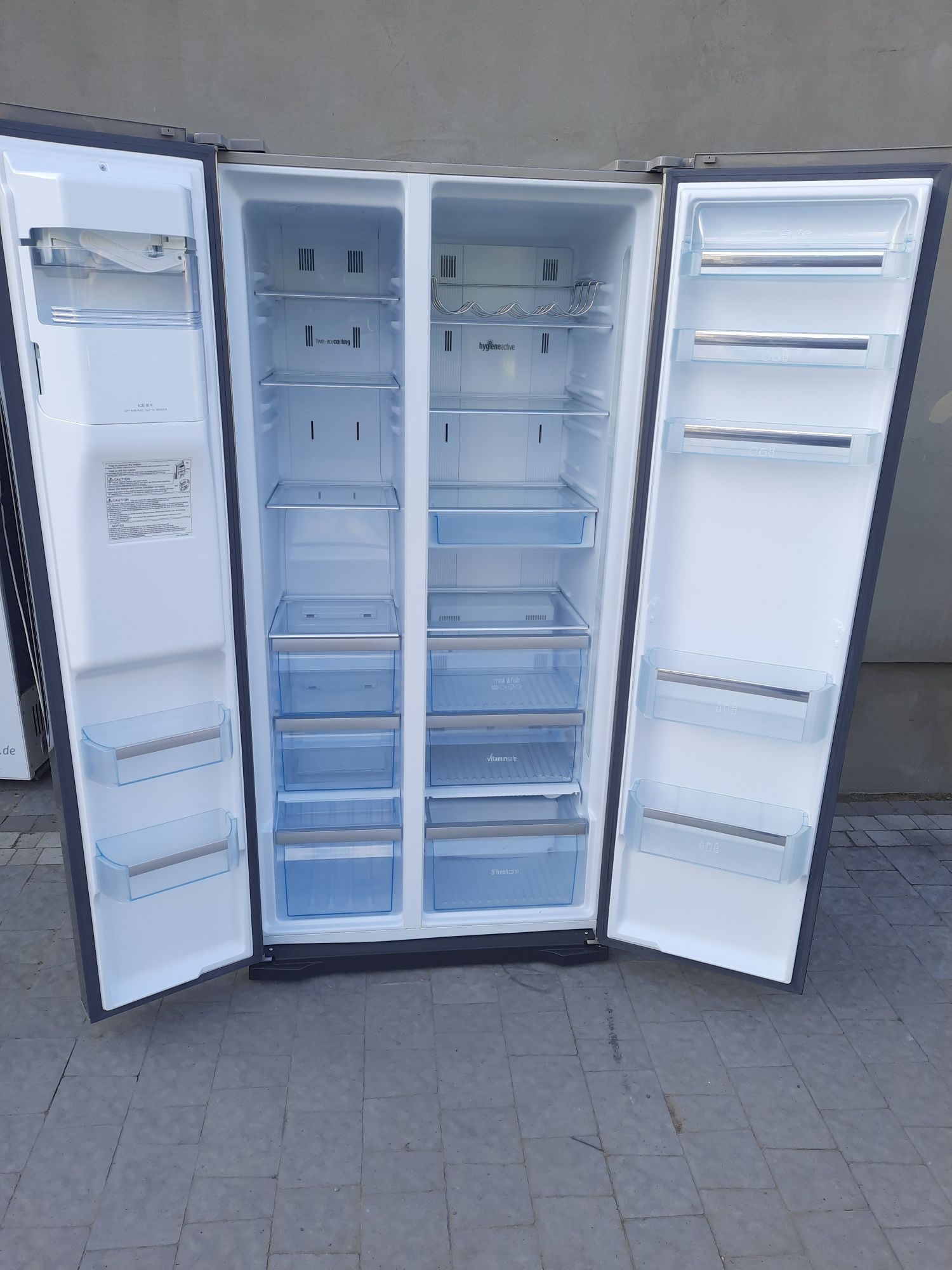 Холодильник Side-by-Side Panasonic NR-B53V1-XE