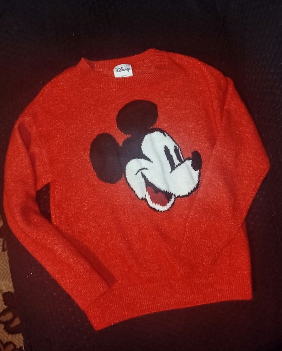 Светрик в чудовому стані