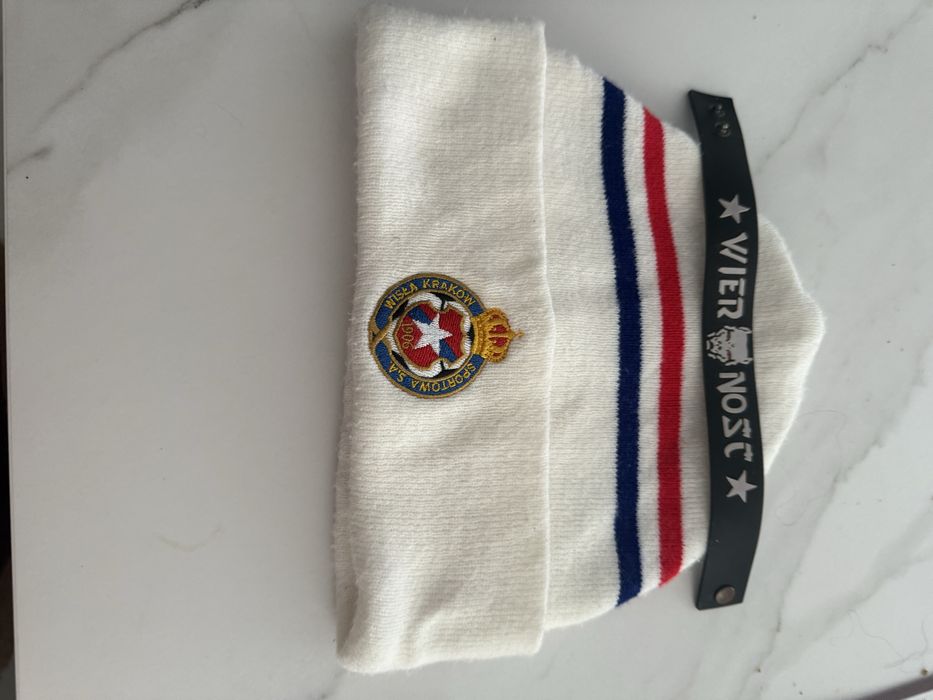 Opaska Wisły Kraków „Wierność” unikat oraz czapka zimowa