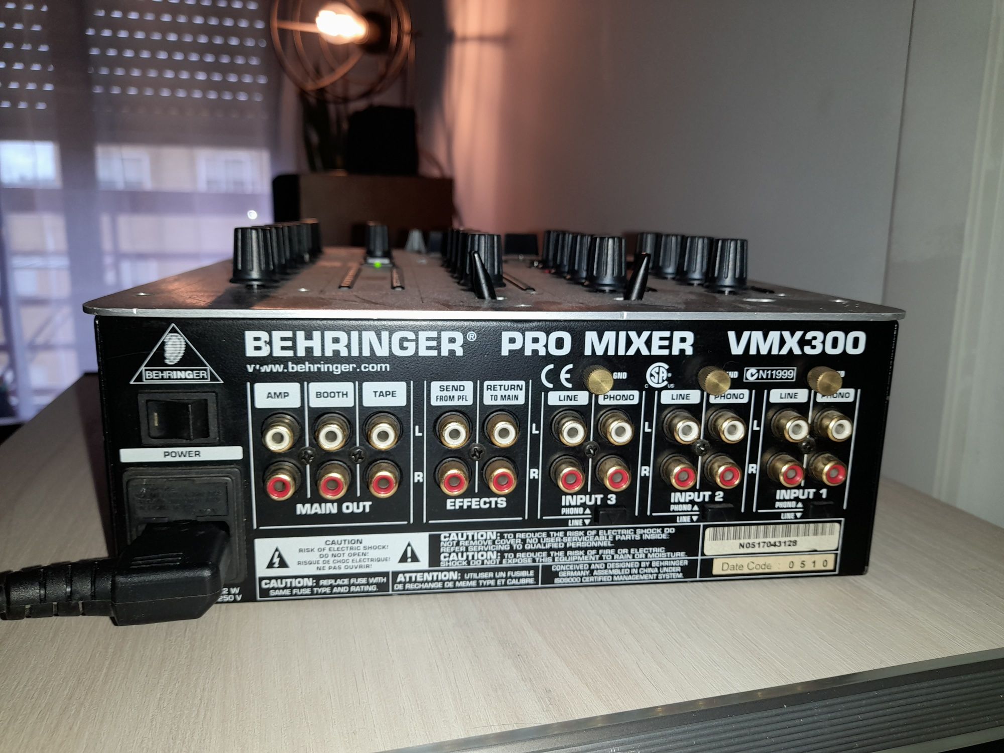BEHRINGER pro mixer vmx300