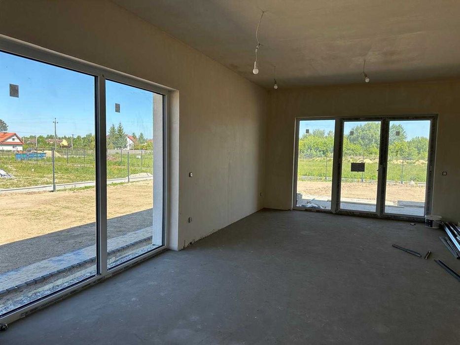 Окремостоячий будинок з гаражем під Варшавою