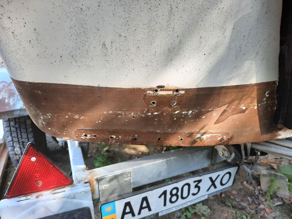 Лодка пластиковая