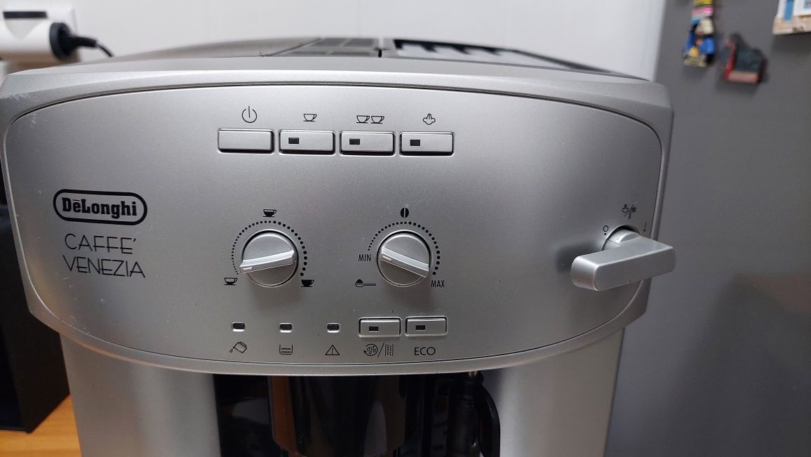 Máquina de café DeLonghi