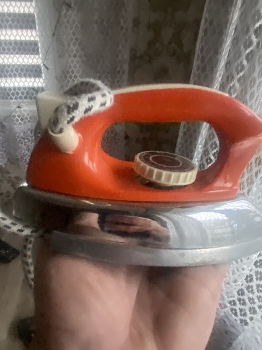 Дорожня праска ретро дизайн