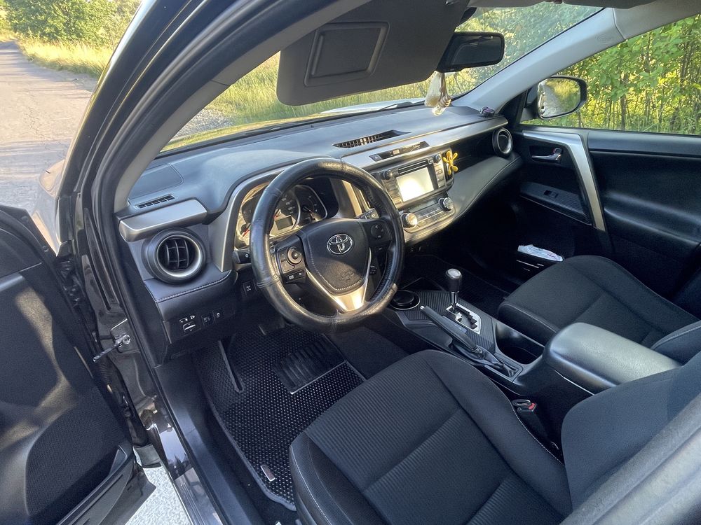 Toyota RAV4 2015р.