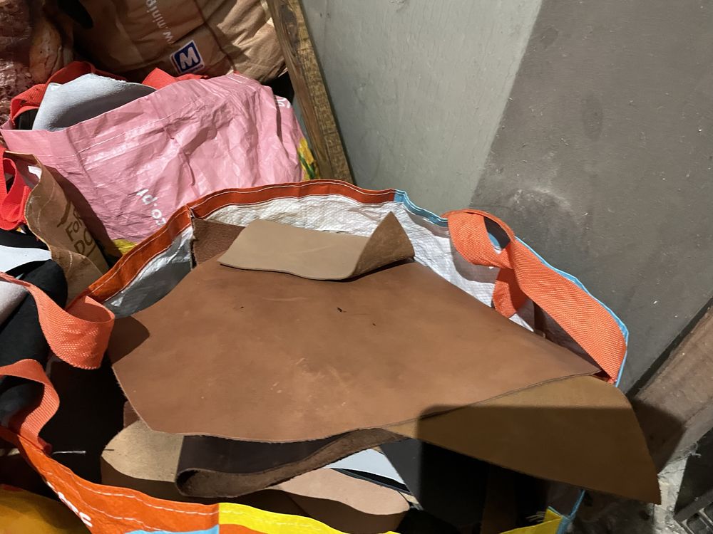 Peles completas e Retalhos de pele genuina