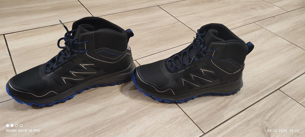 Кросівки весна-осінь