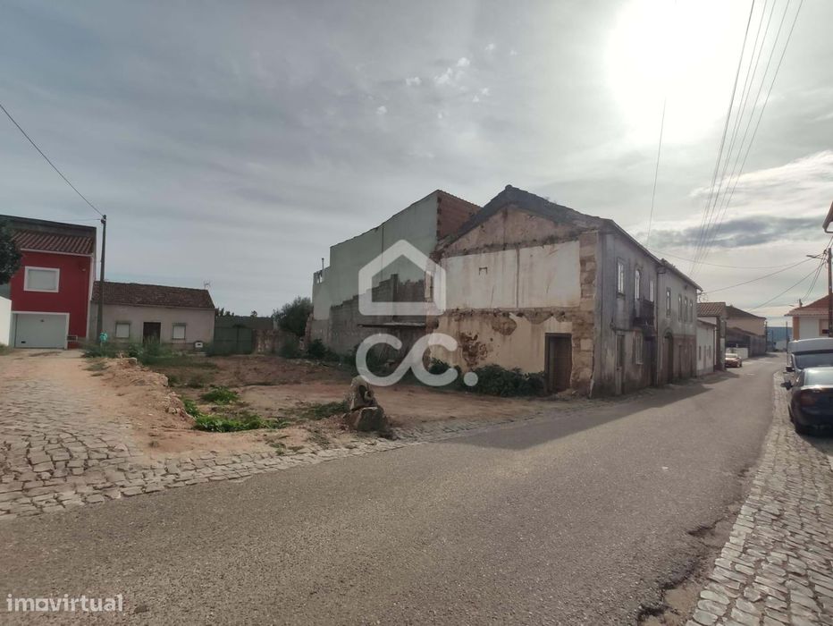 Terreno na zona de Avelar