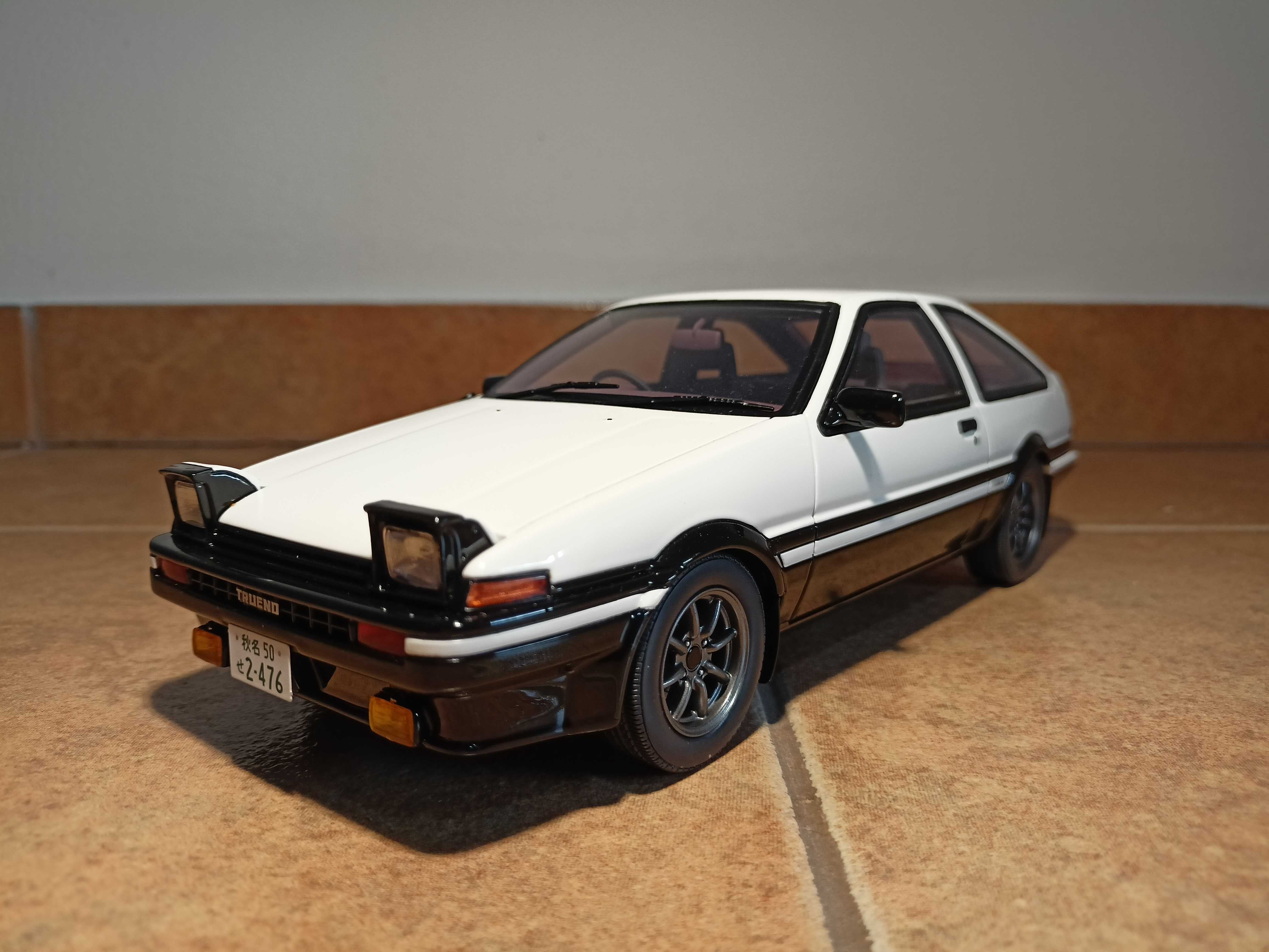 Toyota AE86 Sprinter Trueno GT-APEX model w skali 1:18 Otto
