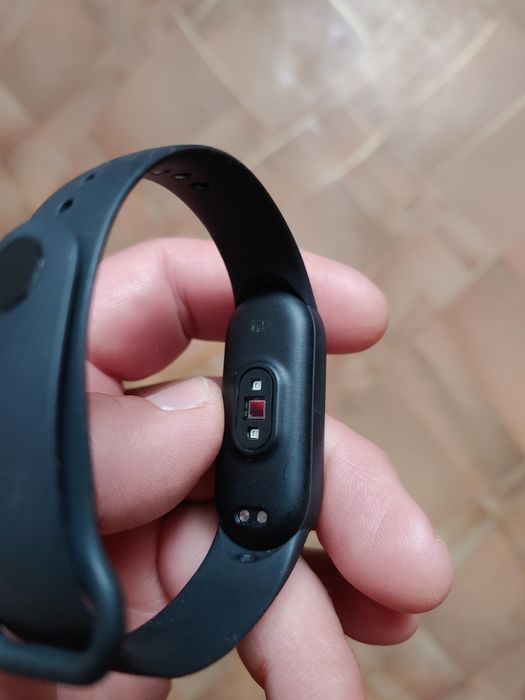 Продам фитнес браслет Xiaomi Mi Band 5