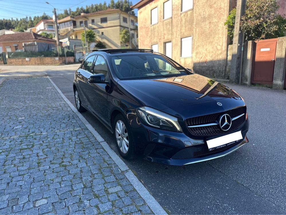 Mercedes A180 Automatico Ano 2018 ( Versao com Todos os Extras )