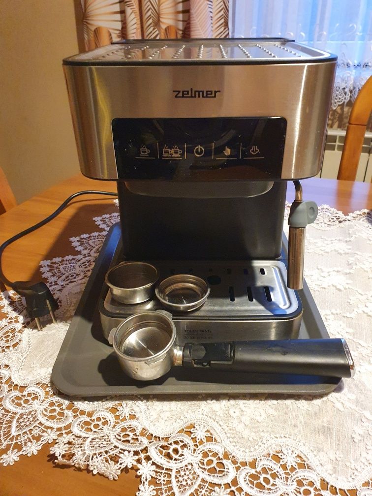 Ekspres Zelmer ZCM7255 ciśnieniowy do kawy ekspress