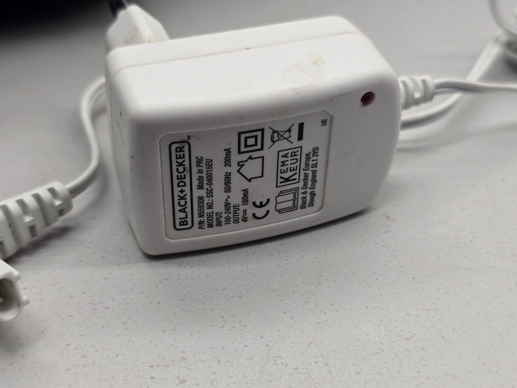 Bezprzewodowy odkurzacz ręczny Black Decker  Dustbuster