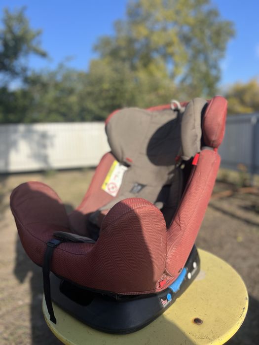 Авто крісло в машину