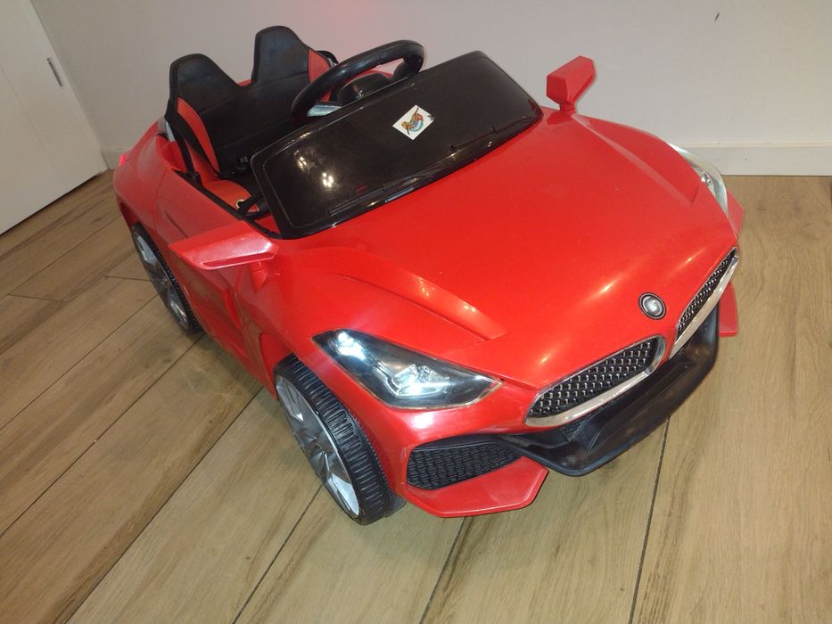 Autko na pilota mało używany. Super stan.