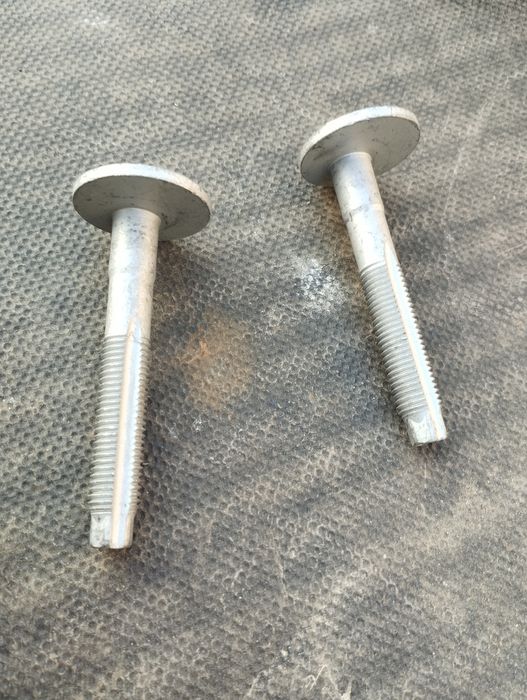 Болт ексцентриковий, розвивальний  больт