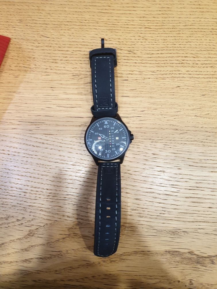 Elegancki zegarek skórzany NAVIFORCE NF9074M czarny + pudełko