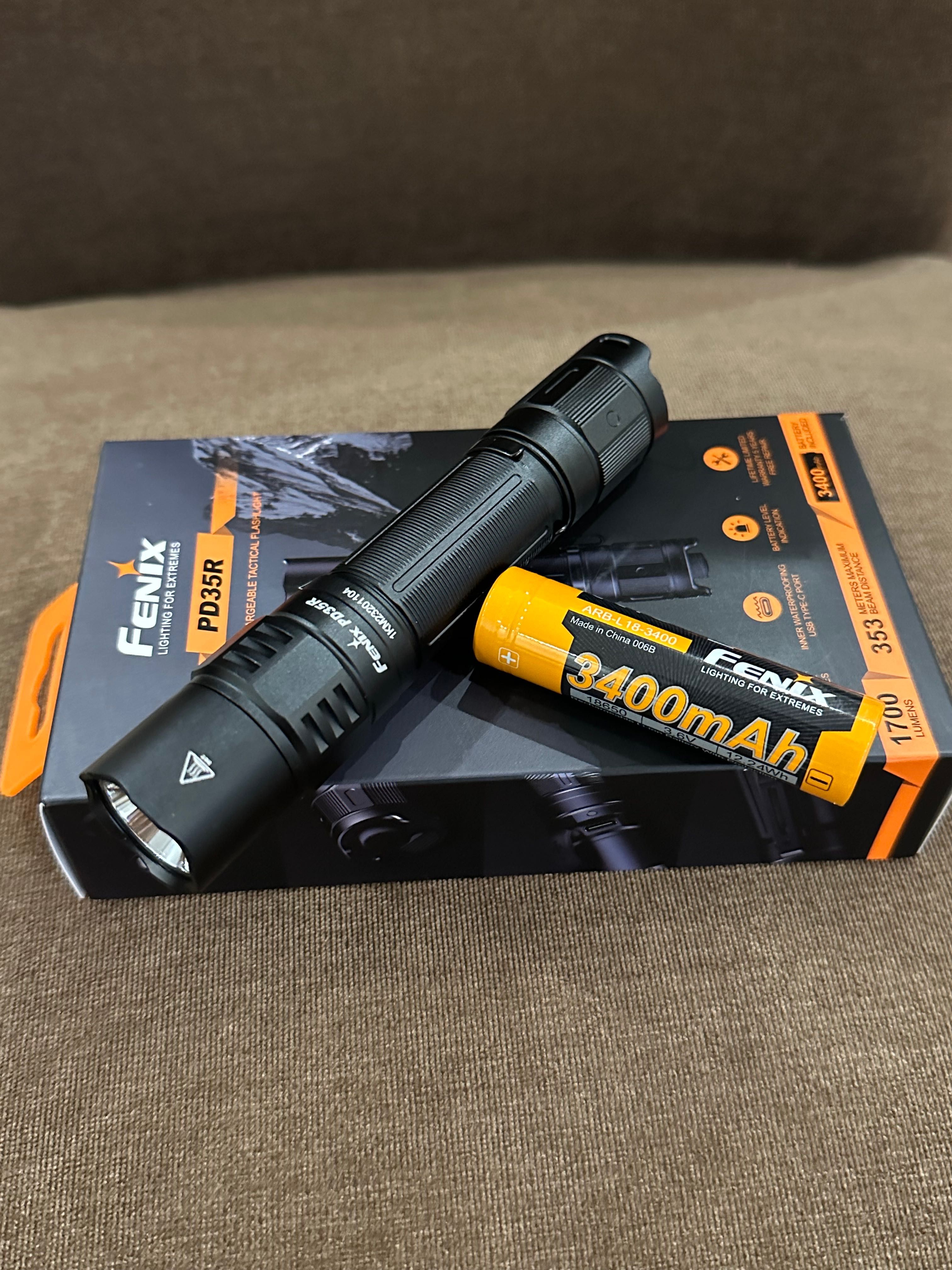 Ліхтар Fenix PD40R V3.0 / PD35R  3000 люмен 500 метрів