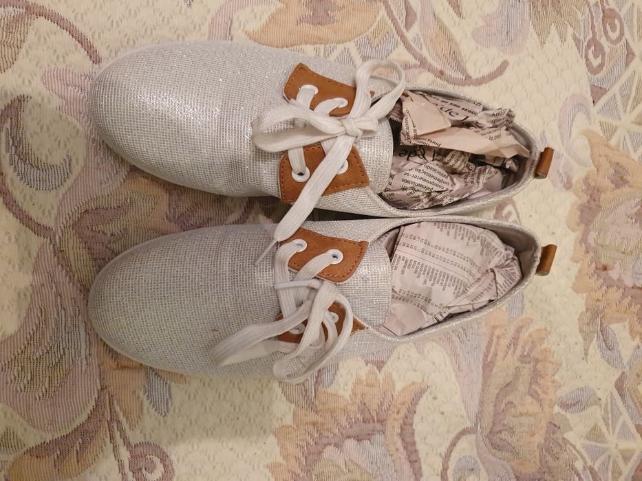 Tenis com brilhantes