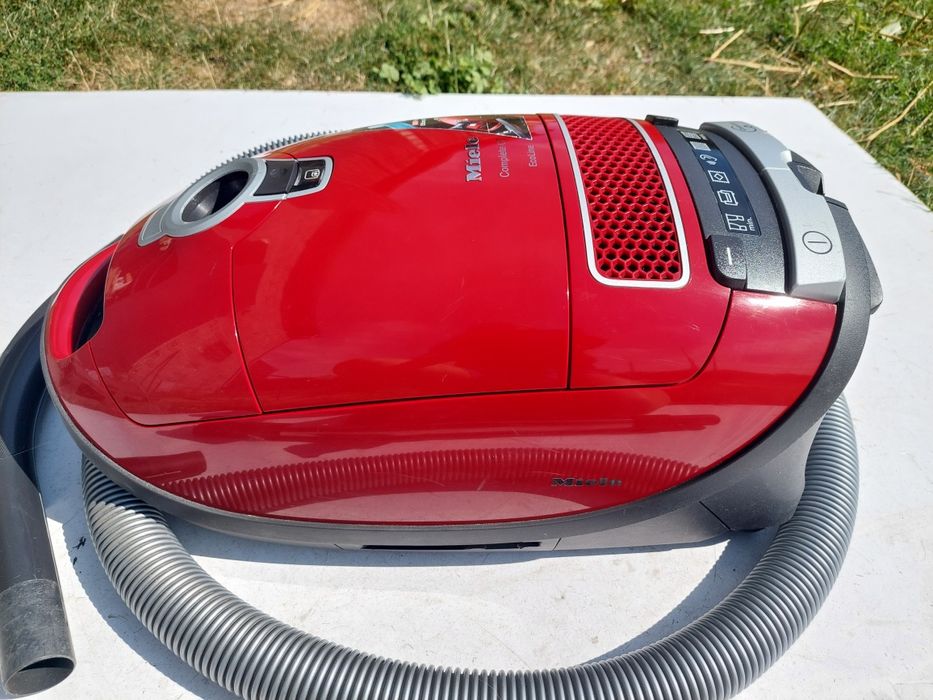 Odkurzacz miele c3  jednoroczny