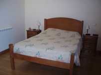 Mobília de Quarto (Madeira maciça)