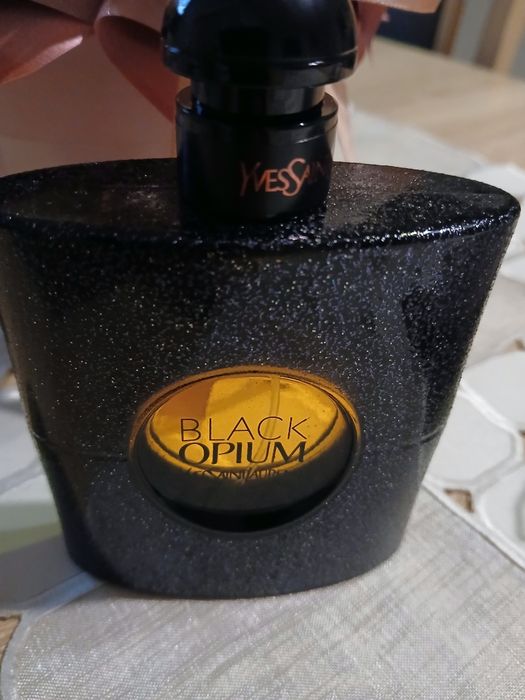 Perfum  ysl black  opium