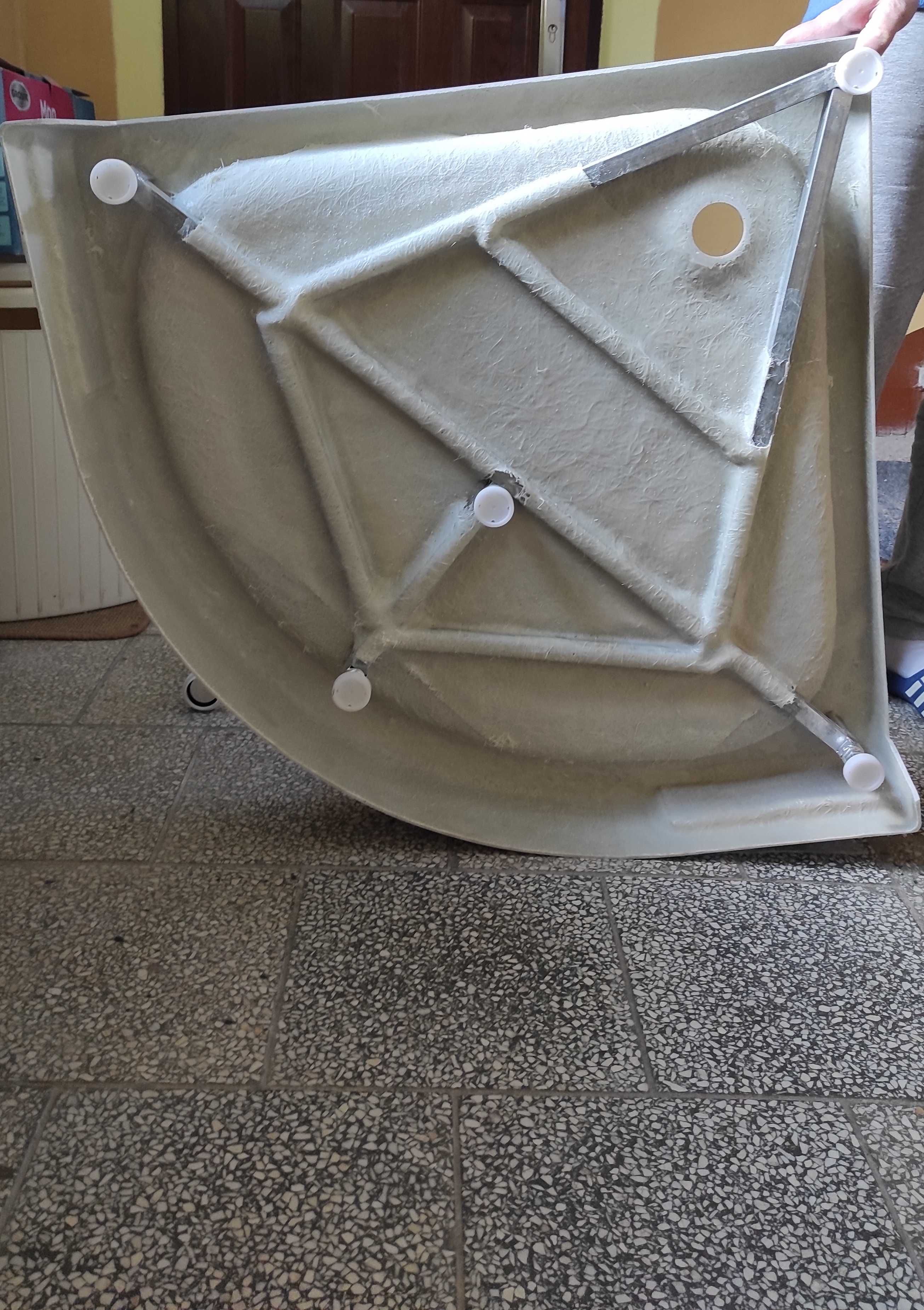 Nowy brodzik proxima 80x80 półokrągły niski akryl biały