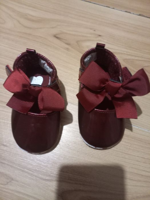 Sprzedam buciki dla dziewczynki