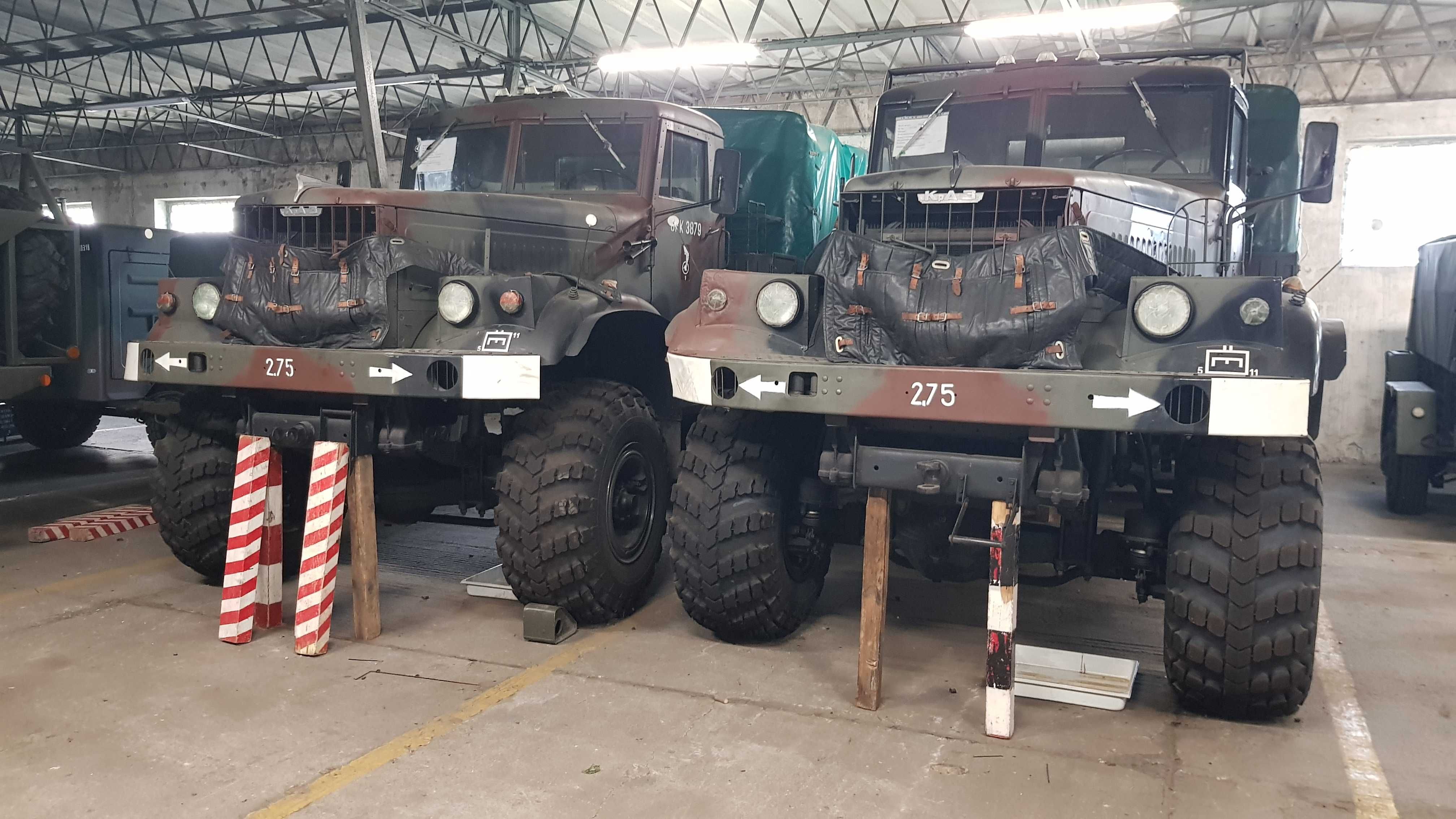 Kraz 255B, 256 Części