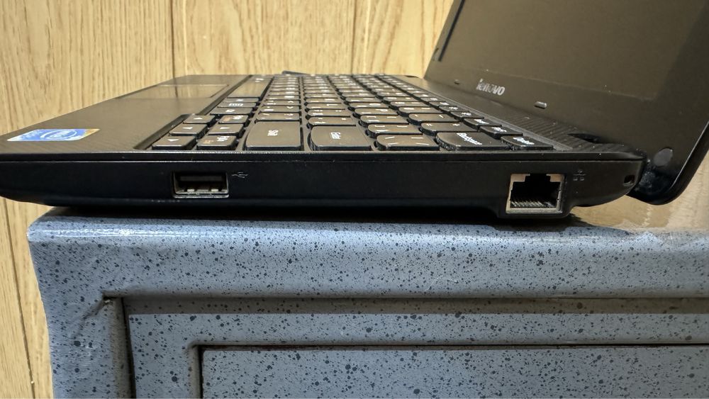 Ноутбук компактный Lenovo s110; Intel Celeron;9,8";SDD 216 Gb;Ram 2 Gb