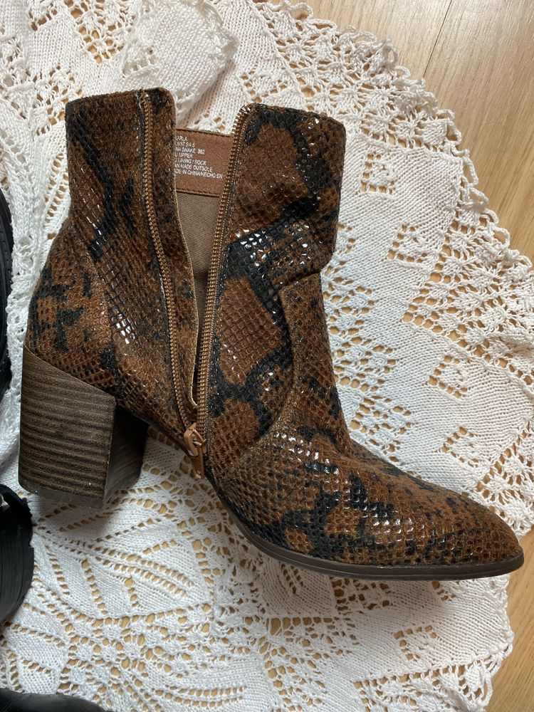 Buciki botki marki Marka:  Steve Madden rozmiar 38