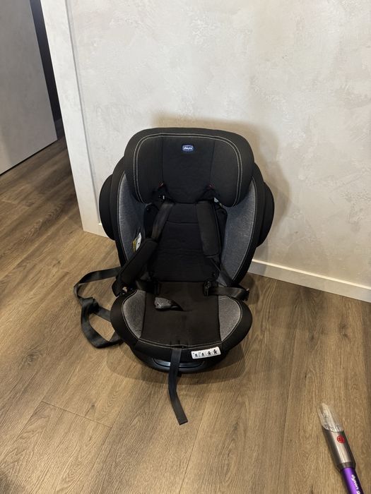 Автокрісло chicco unico