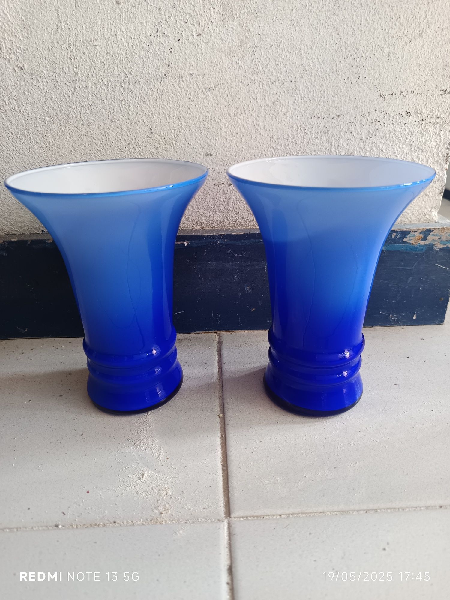 Conjunto de vasos iguais