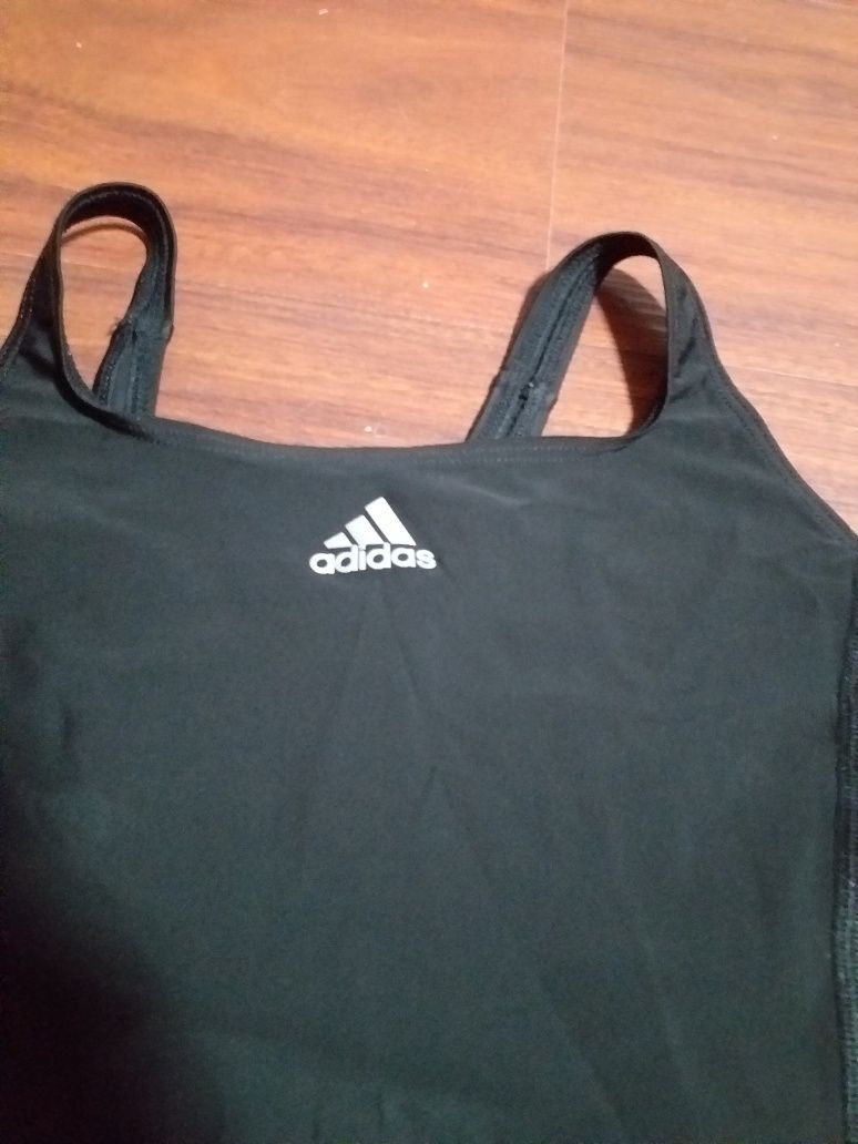 Fatos de banho desportivos da Adidas