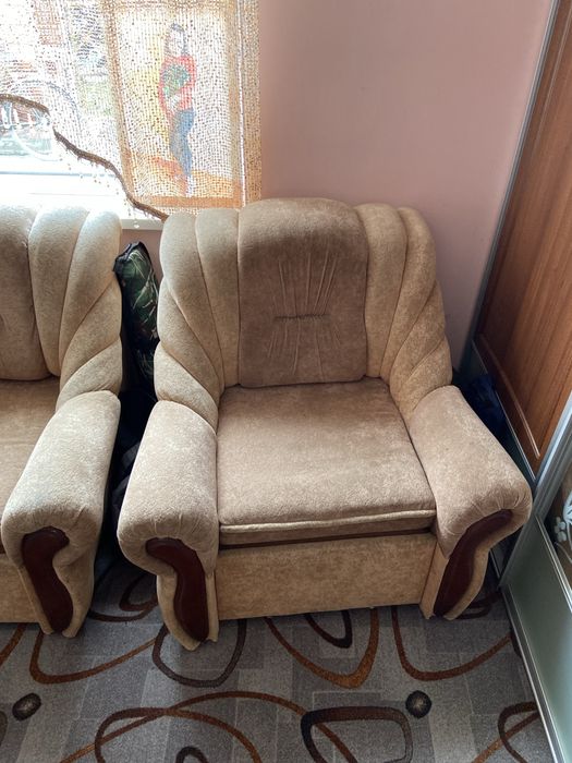 Продам диван з кріслами