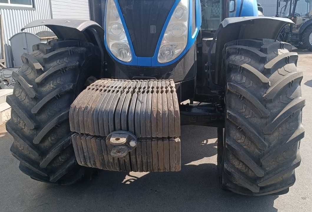 Трактор New Holland T7060