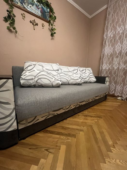Диван,двох спальний.