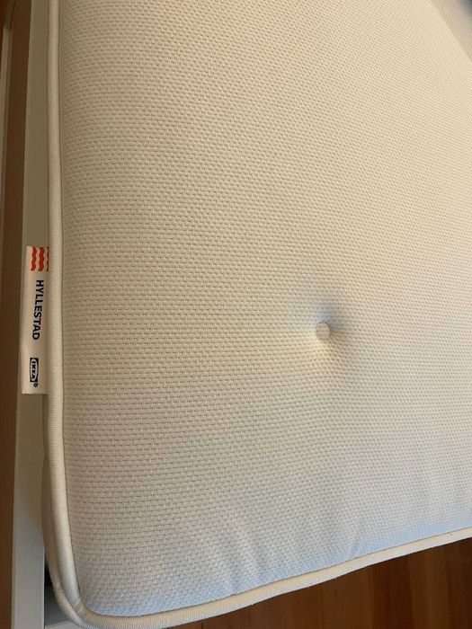 Colchão  Queen HYLLESTAD (IKEA)