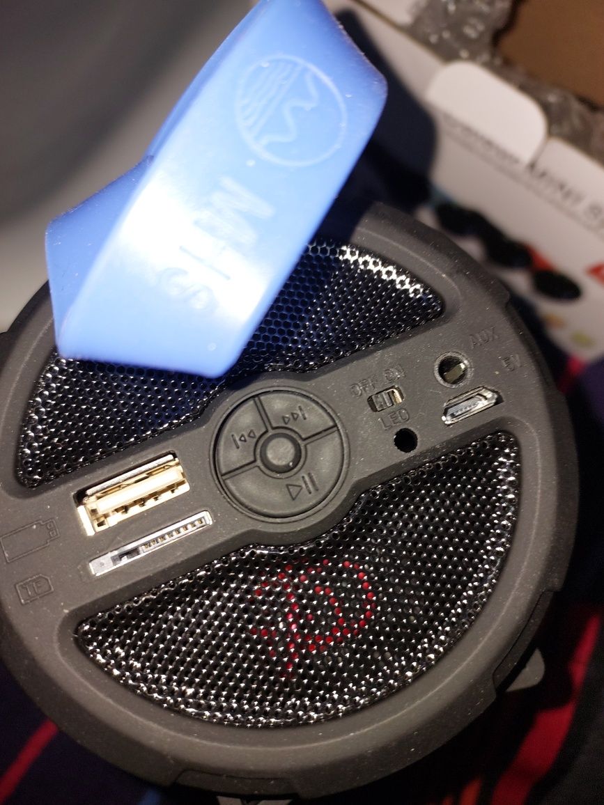 Głośnik bluetooth fm migajacy