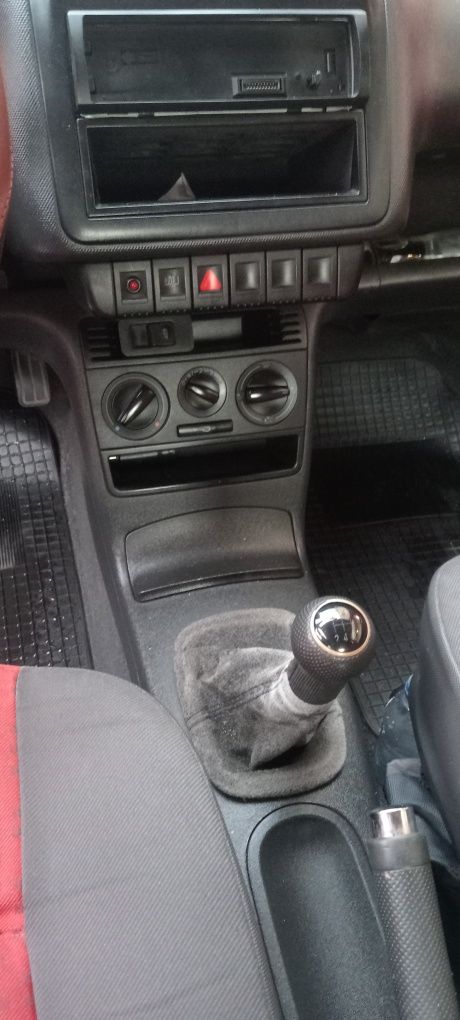 Vw  Lupo  1. Mil cilindrada