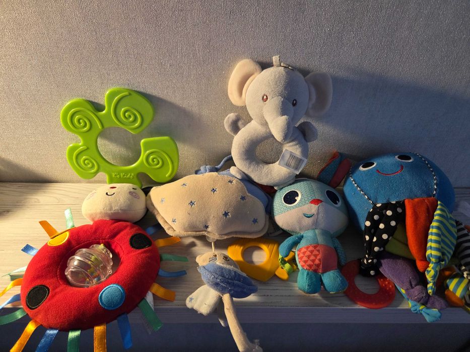 Іграшки підвіски на коляску Tiny love, chicco та інші