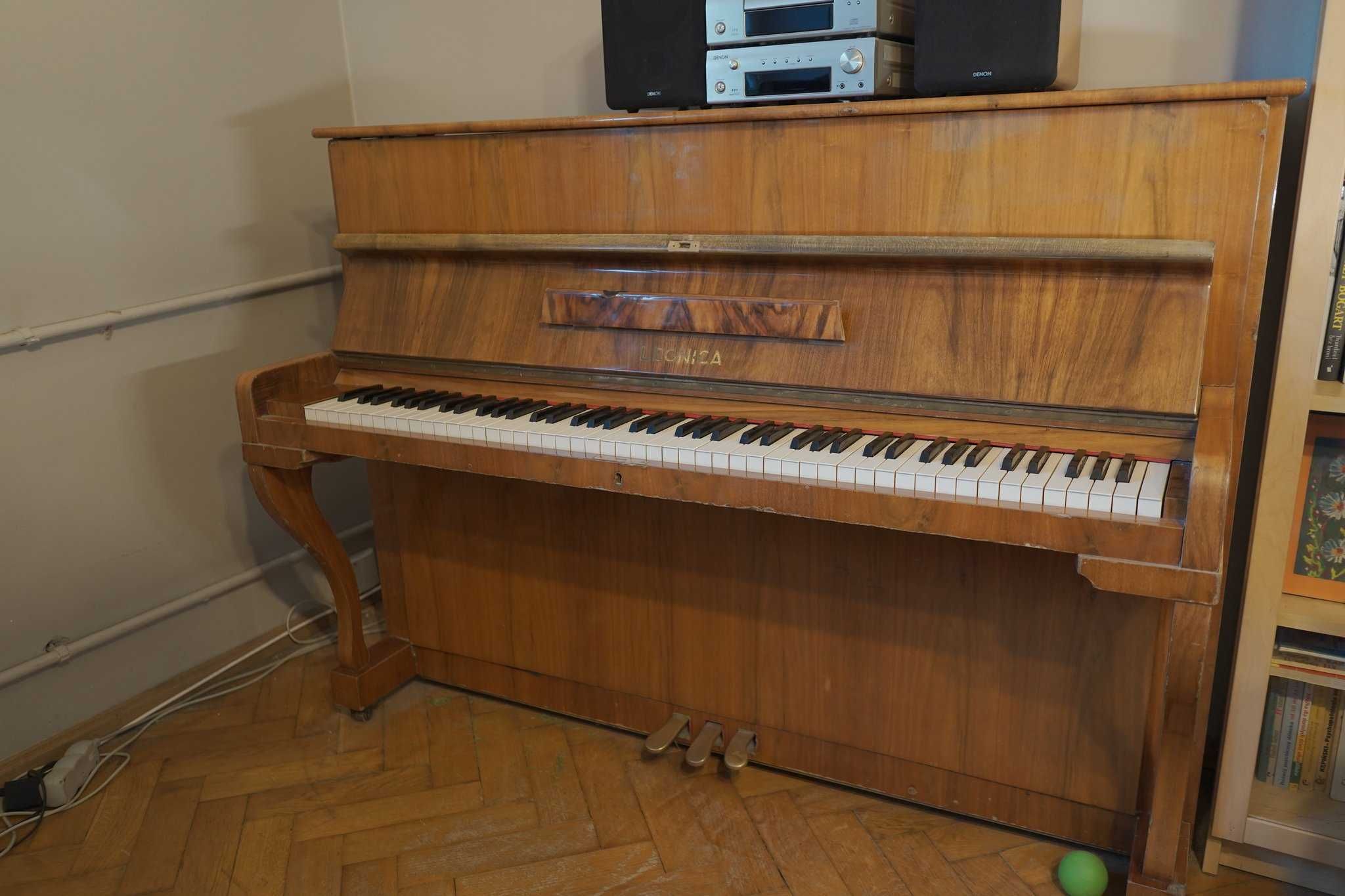 Pianino Legnica - zadbane, ładny dźwięk, używane